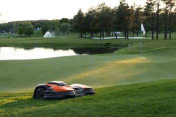 Ceora 544 EPOS robotfűnyíró  + Razor 43M vágóasztal +  CS4 töltőállomás 10.Kép