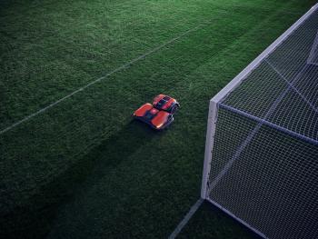 Ceora 544 EPOS robotfűnyíró  + Razor 43M vágóasztal +  CS4 töltőállomás 12.Kép