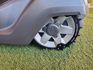 Robotfűnyíró terepkerék szett (AM305/310/315/315X/405/415X) 2.Kép