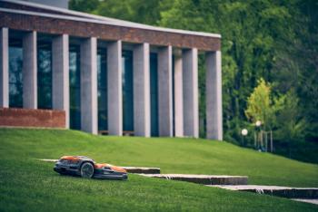 Ceora 544 EPOS robotfűnyíró  + Razor 43L vágóasztal +  CS4 töltőállomás 4.Kép