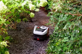 i210E AWD robotfűnyíró  (MOST AJÁNDÉK GARÁZZSAL) 7.Kép